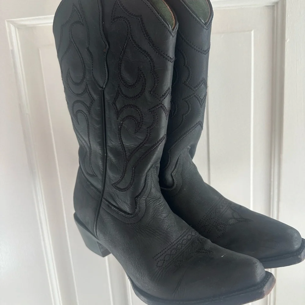 Corral Black Embroidered Heeled Boots - Picture 9 of 14